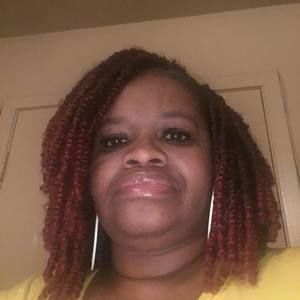 Meet your Posher, Desiree